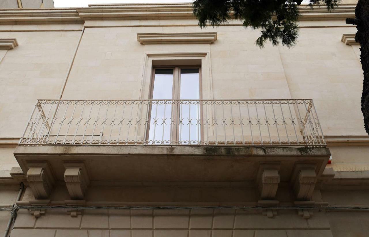 Palazzo San Lazzaro Panzió Lecce Kültér fotó